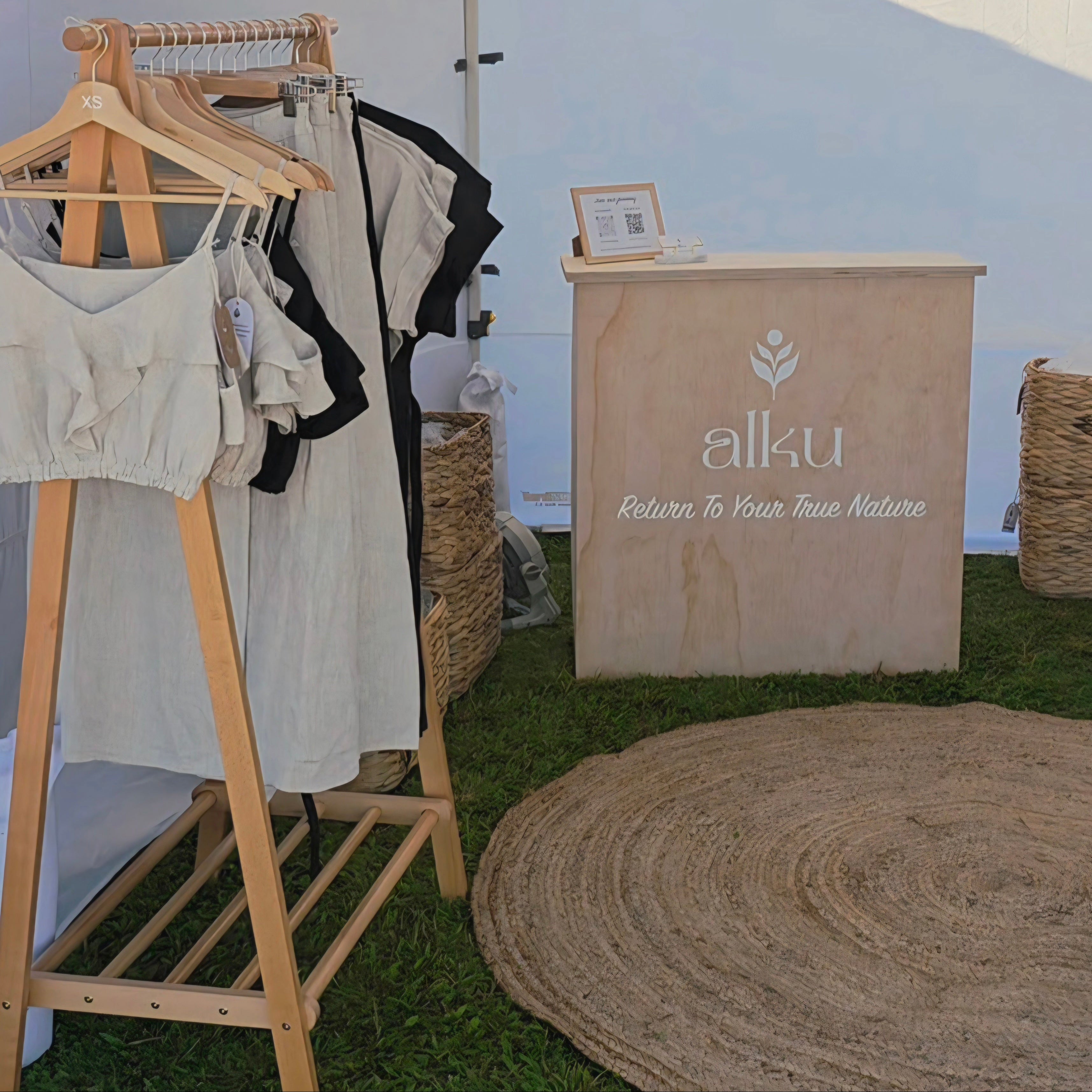 ALKU clothing market stall Airlie Beach