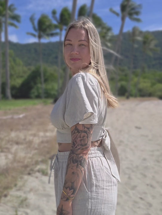 Natural beach and resort wear Australia. Natural fibres for cool summer outfits. Flowing feminine design for conscious women.
